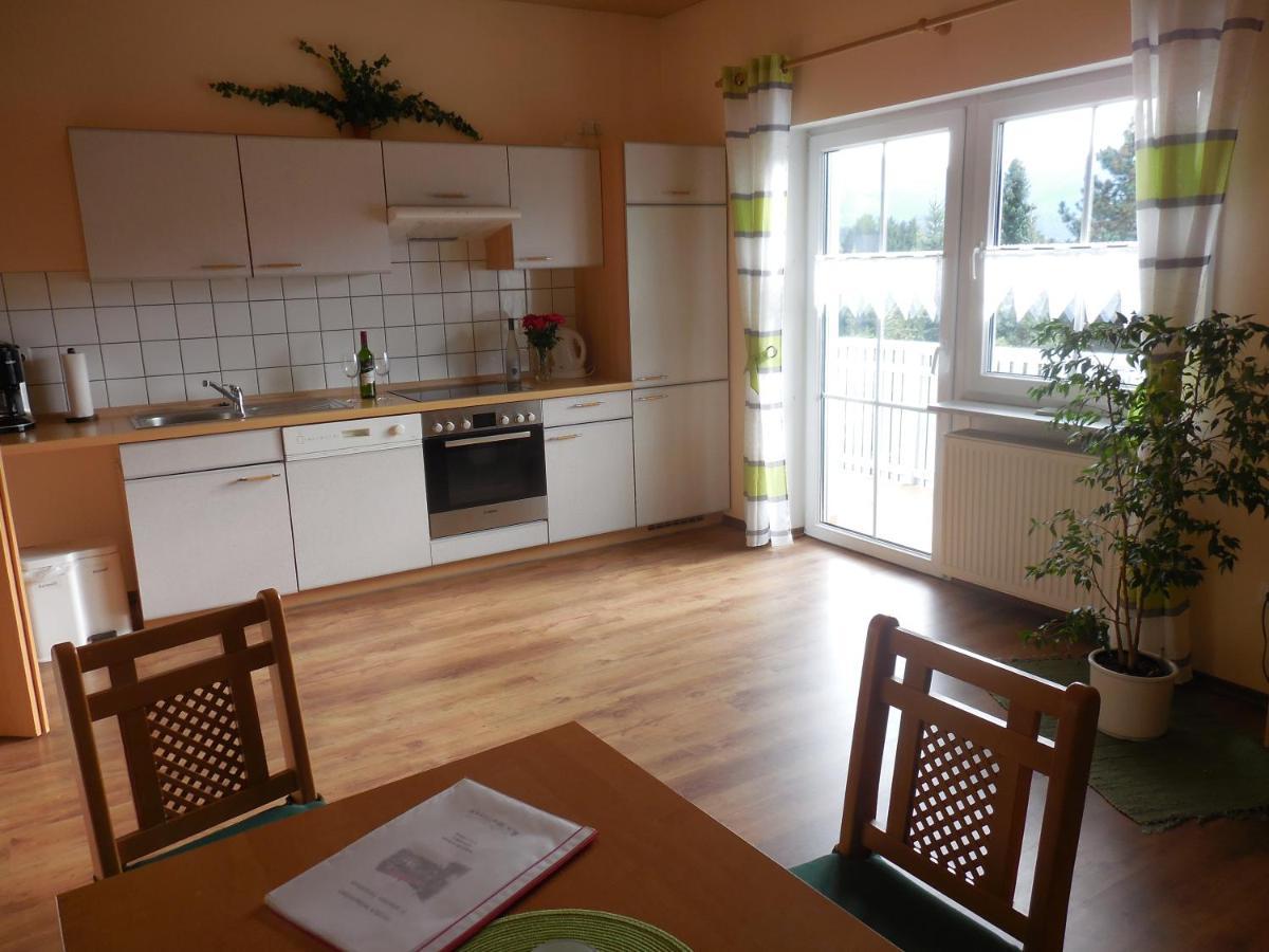 Ferienhaus Wellisch ローベルク エクステリア 写真